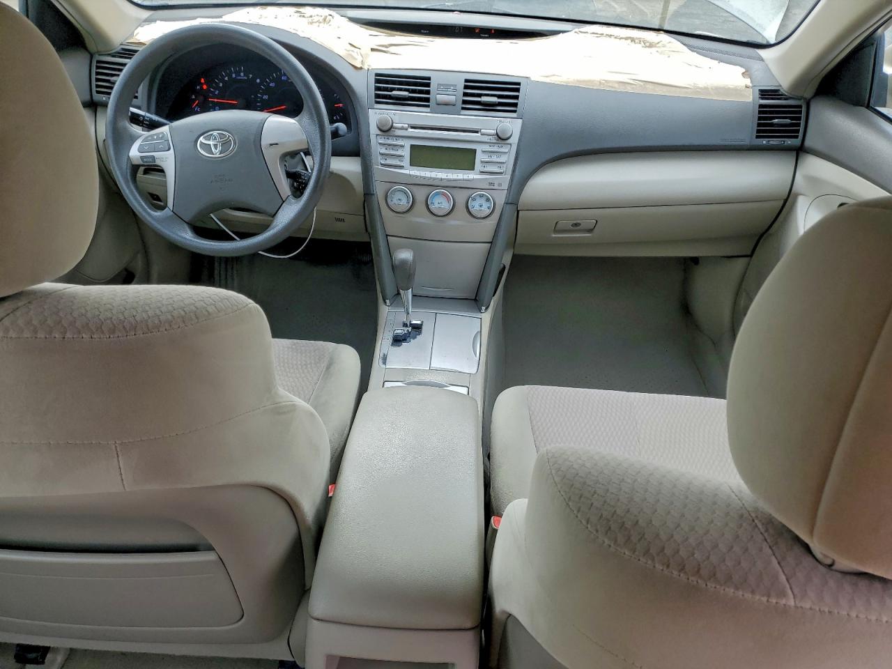 Toyota Camry Base Image 9