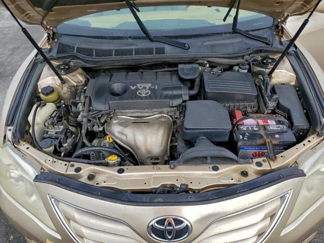 Toyota Camry Base Image 5
