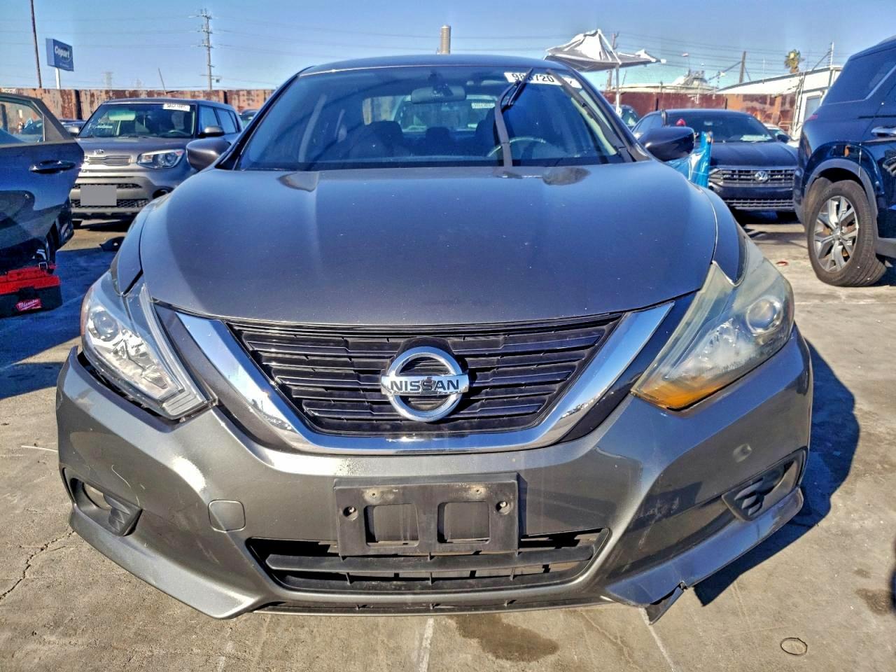Nissan Altima 2.5 Image 3