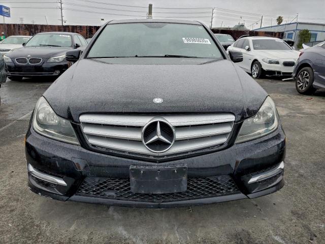 Mercedes-Benz C-Class 250 Image 6