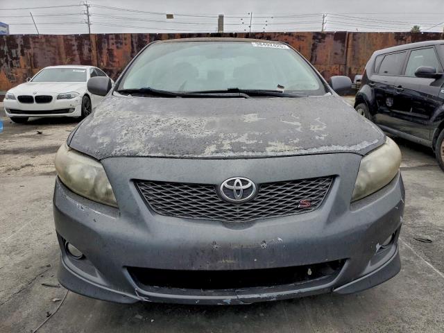 Toyota Corolla Base Image 9