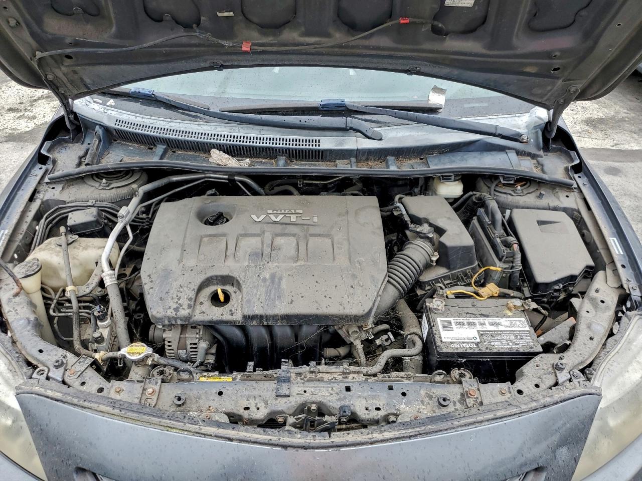 Toyota Corolla Base Image 2