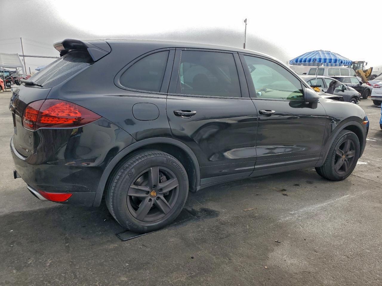 Porsche Cayenne Image 9