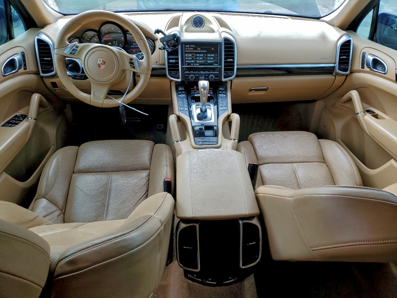 Porsche Cayenne Image 11