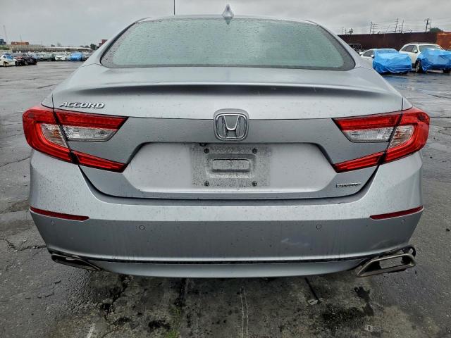 Honda Accord Touring Image 8