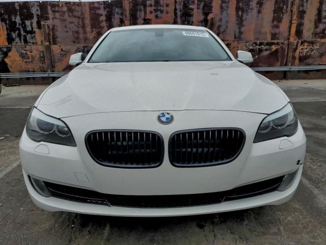 BMW 5 Series I Image 10