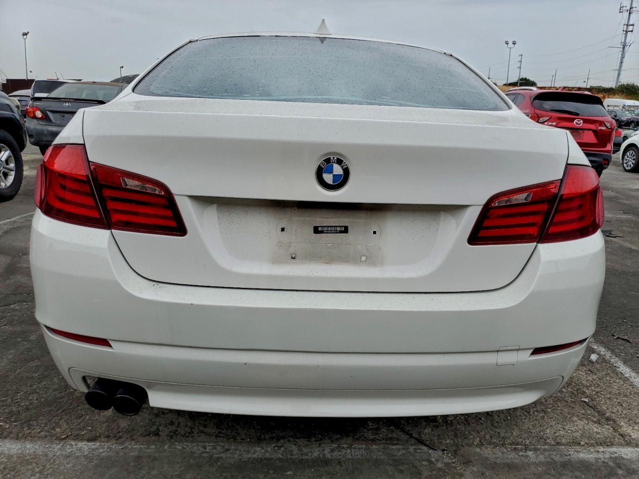 BMW 5 Series I Image 5