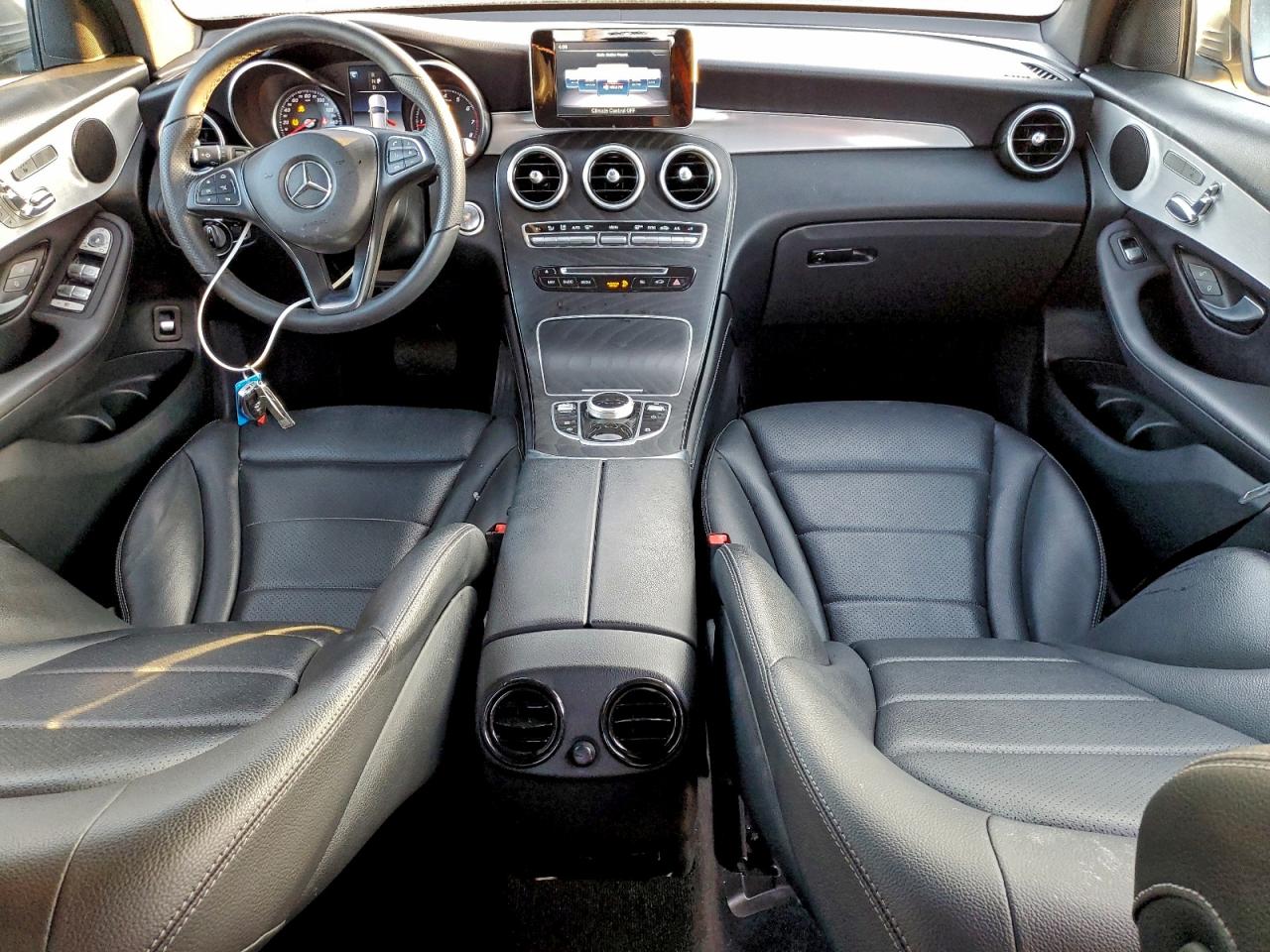 Mercedes-Benz GLC 300 Image 8