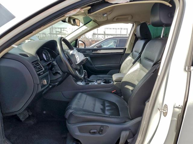 Volkswagen Touareg Sport Image 3