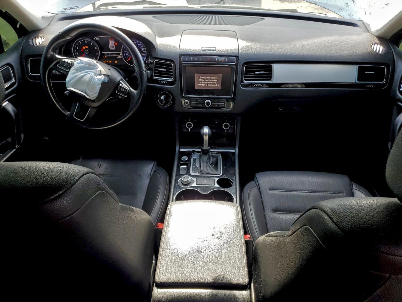 Volkswagen Touareg Sport Image 11