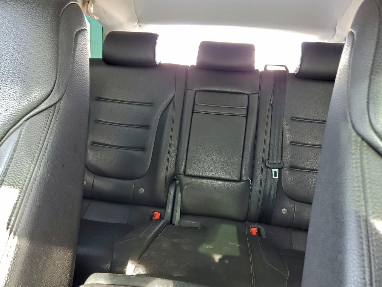 Volkswagen Touareg Sport Image 5