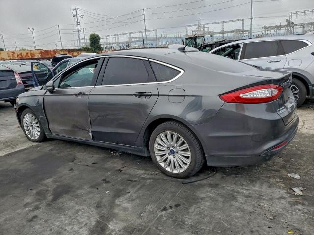 Ford Fusion Se Phev Image 3
