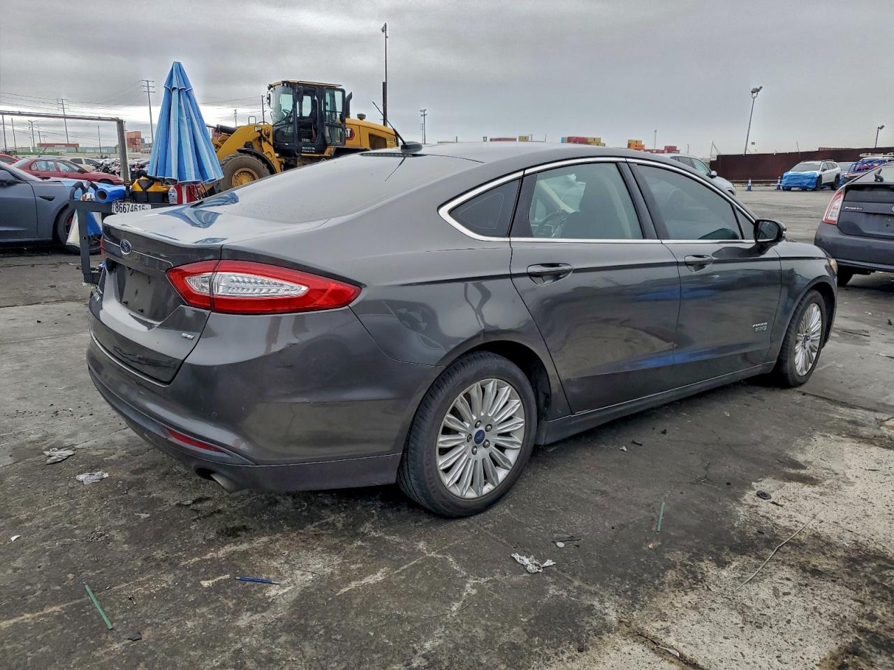 Ford Fusion Se Phev Image 10