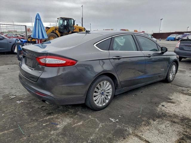Ford Fusion Se Phev Image 10