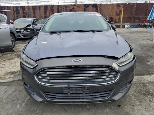 Ford Fusion Se Phev Image 9