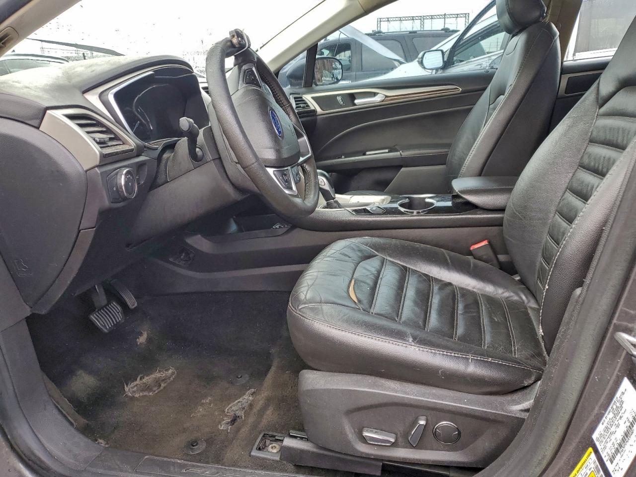 Ford Fusion Se Phev Image 11