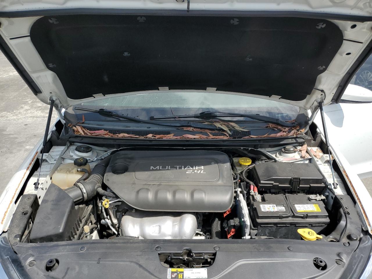 Chrysler 200 Limited Image 10