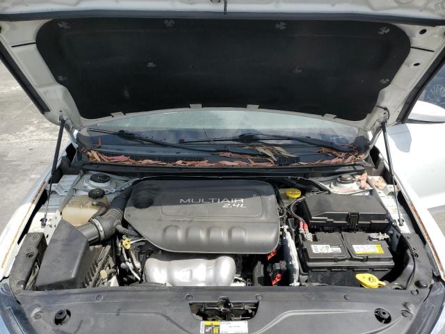 Chrysler 200 Limited Image 10