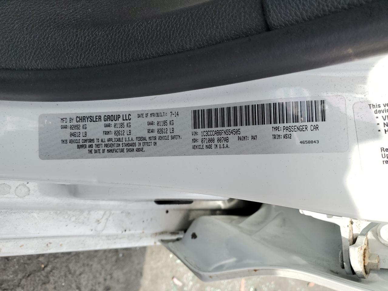 Chrysler 200 Limited Image 11