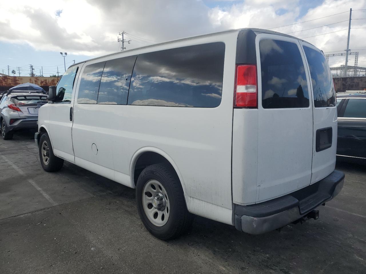 Chevrolet Express Lt Image 5