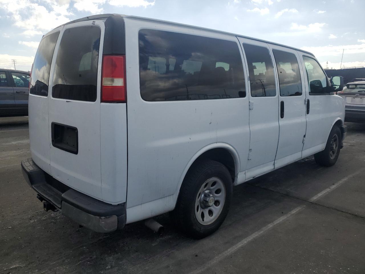 Chevrolet Express Lt Image 11