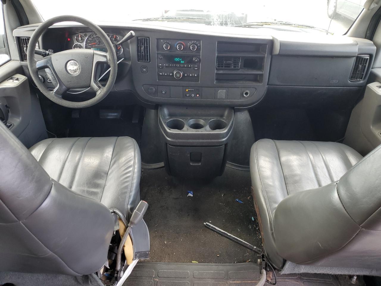 Chevrolet Express Lt Image 9