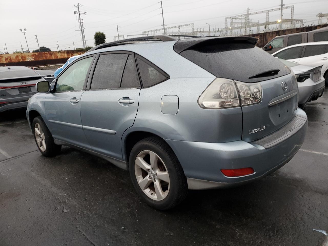 Lexus RX 330 Image 2