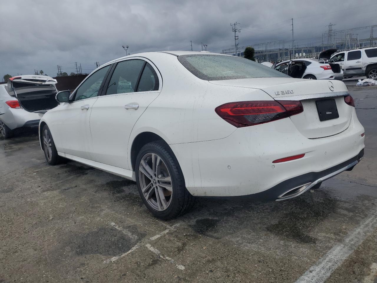 Mercedes-Benz E-Class 350 Image 11