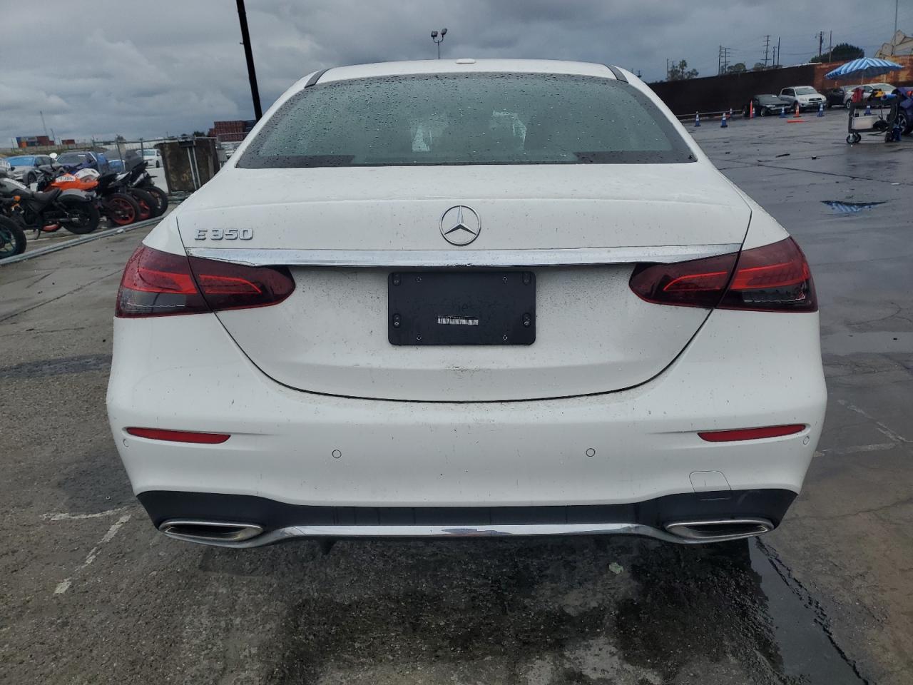 Mercedes-Benz E-Class 350 Image 10