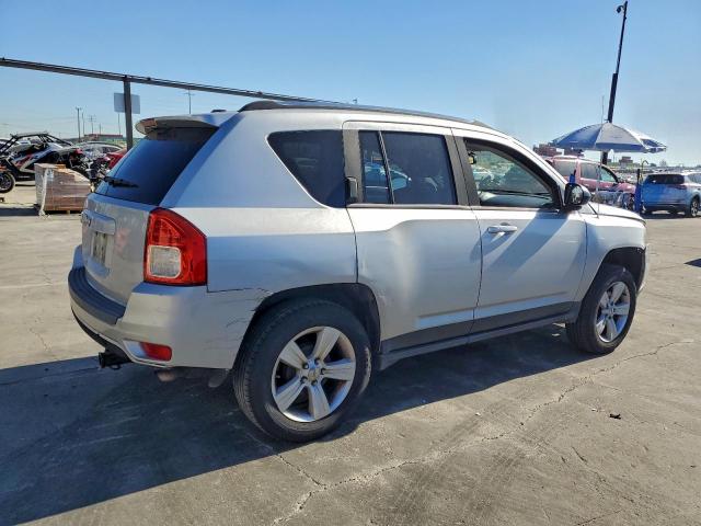 Jeep Compass Sport Image 2