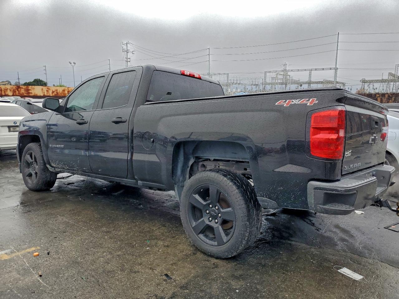 Chevrolet Silverado K1500 Image 12