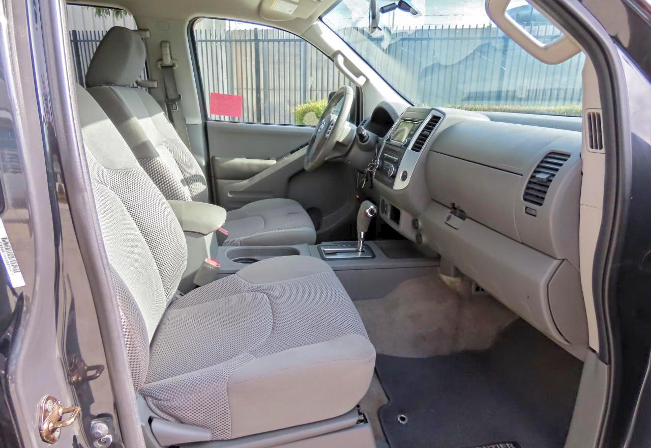 Nissan Frontier S Image 2