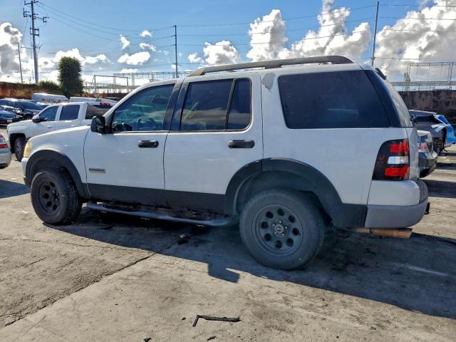 Ford Explorer Xlt Image 2