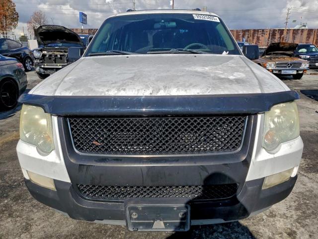 Ford Explorer Xlt Image 4