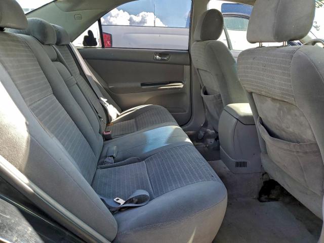 Toyota Camry Le Image 11