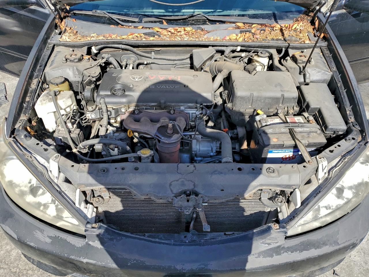 Toyota Camry Le Image 9