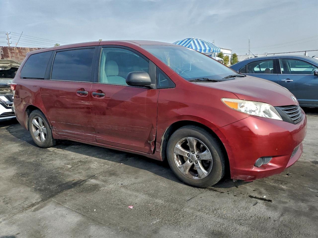 Toyota Sienna Image 6