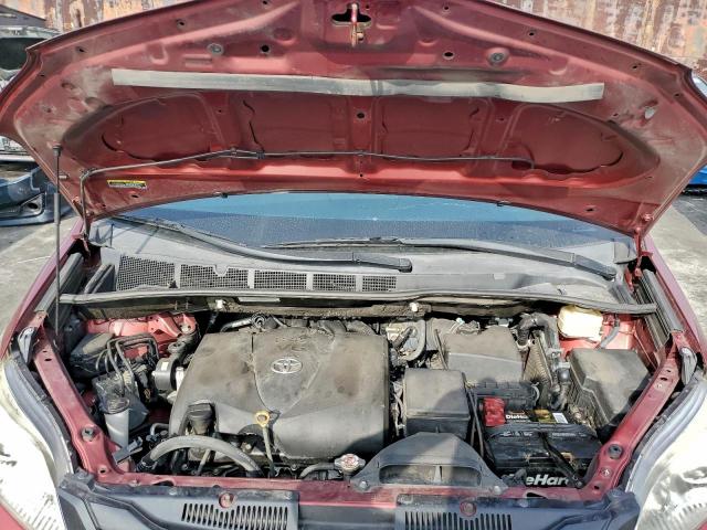 Toyota Sienna Image 7