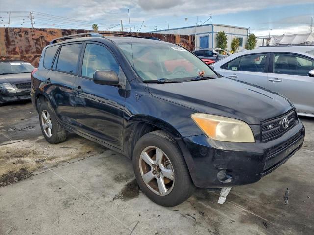 Toyota RAV4 Image 2