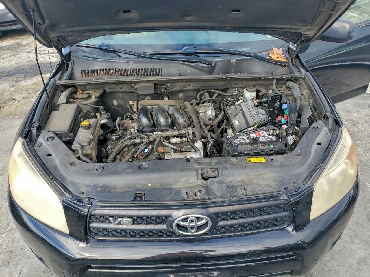 Toyota RAV4 Image 11