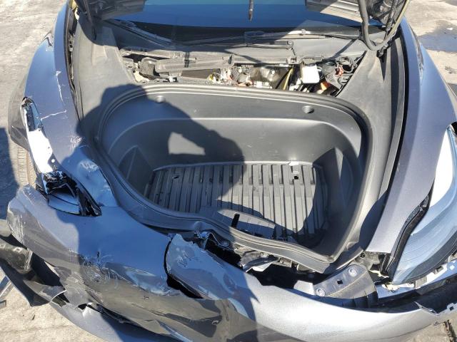 Tesla Model 3 Image 11