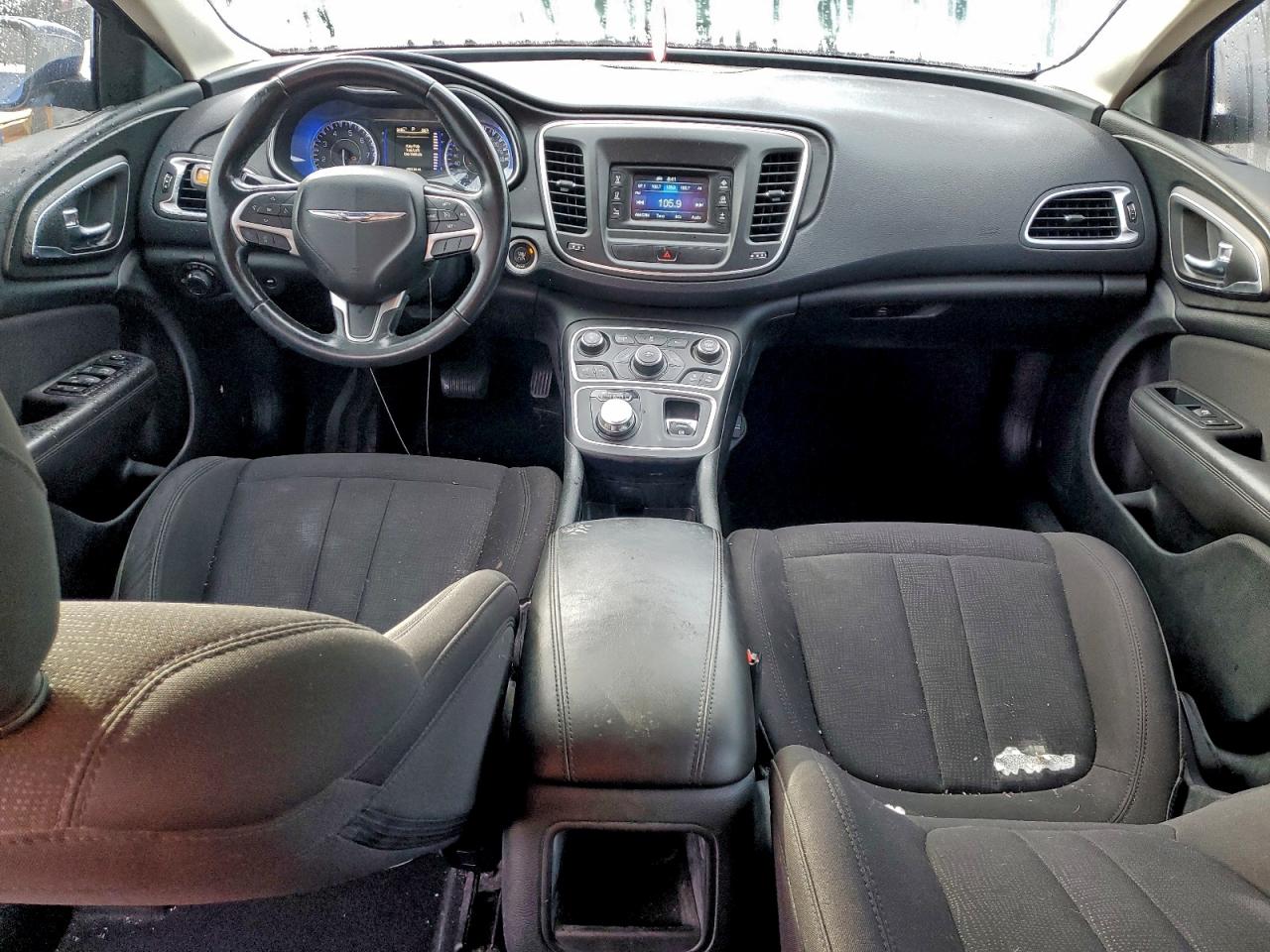 Chrysler 200 Limited Image 8