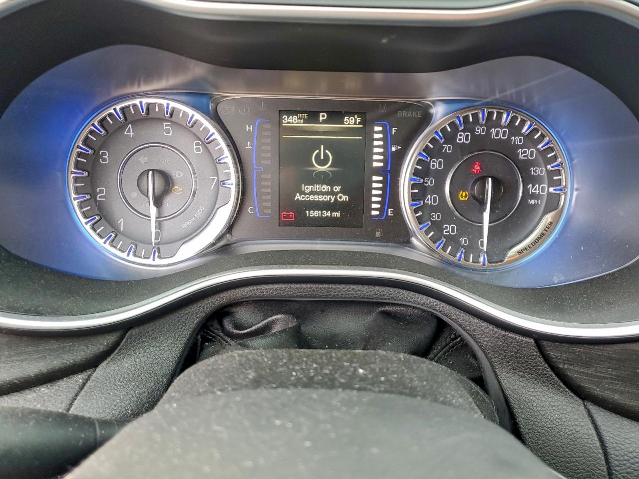 Chrysler 200 Limited Image 9