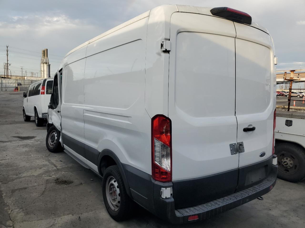 Ford Transit T-150 Image 3