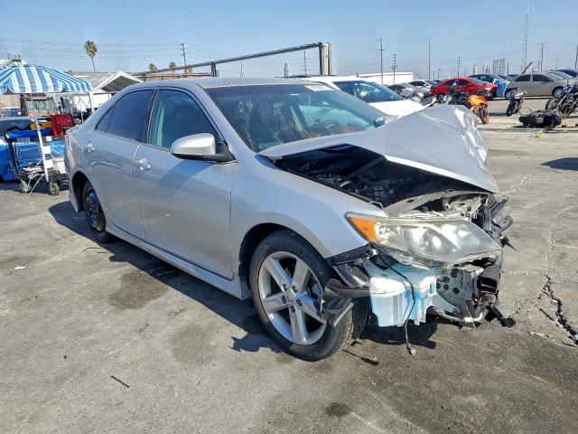 Toyota Camry L Image 2