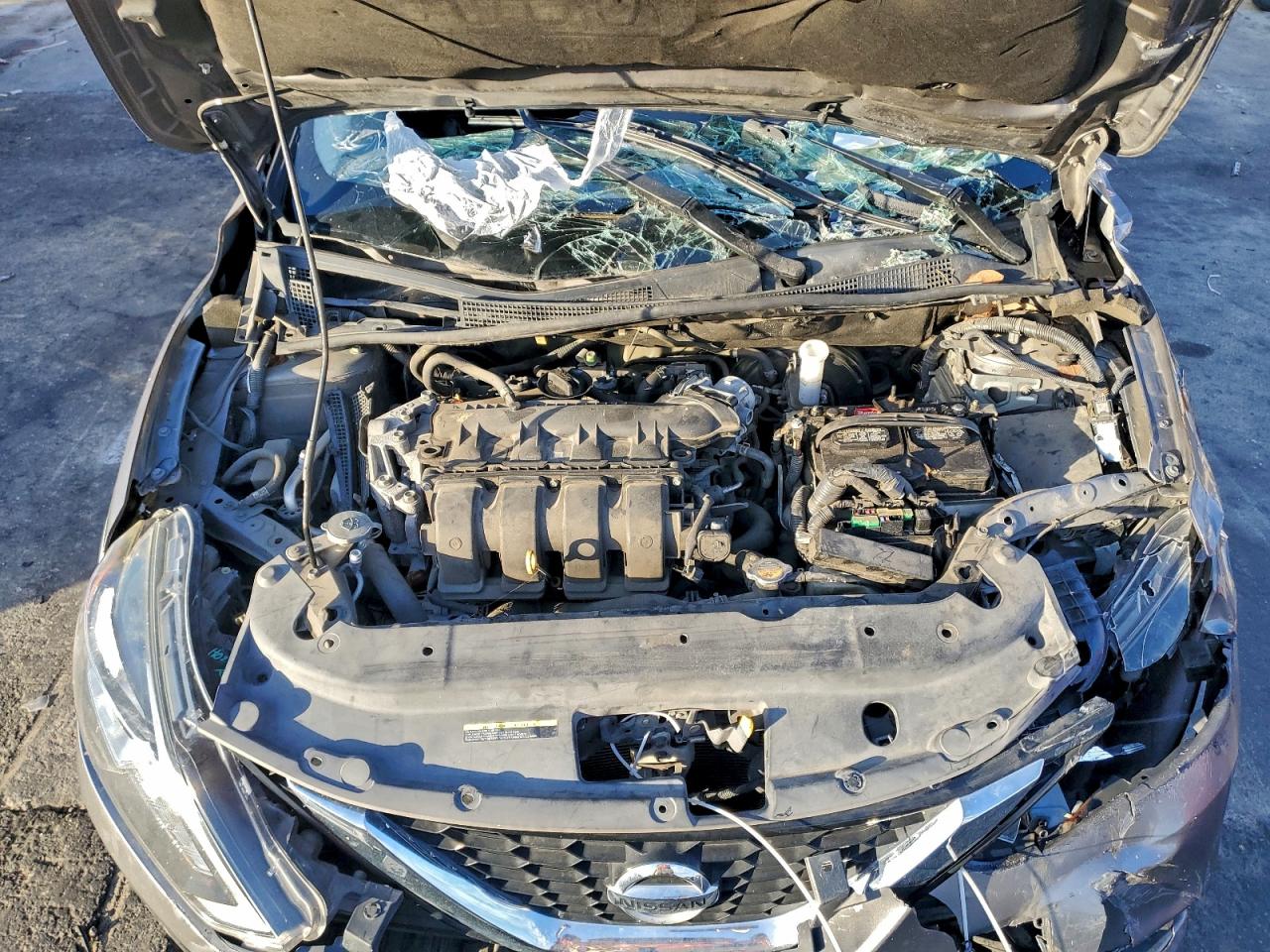 Nissan Sentra S Image 8