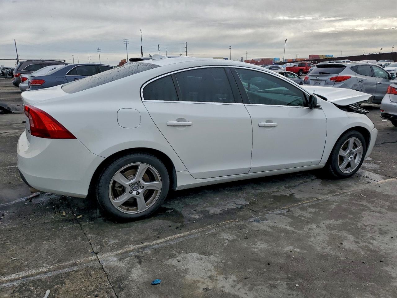 Volvo S60 T5 Image 12