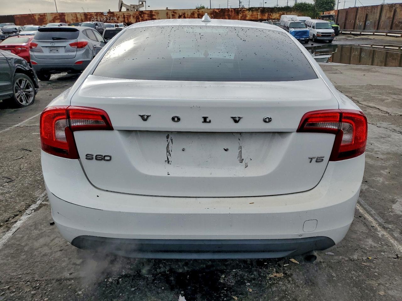 Volvo S60 T5 Image 4