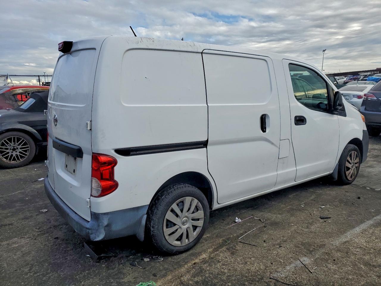Nissan Nv 2.5s Image 2