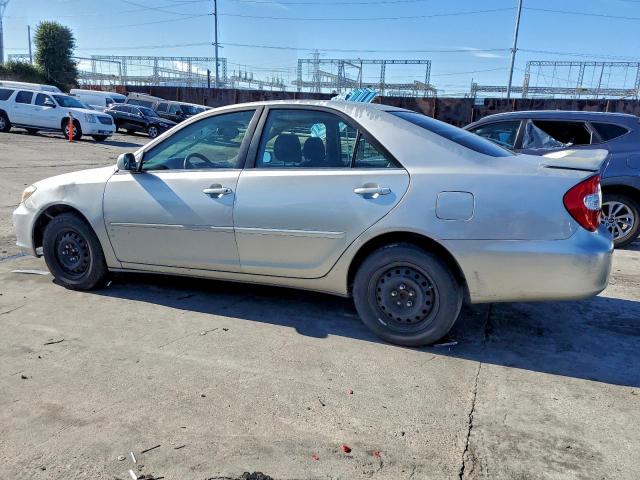 Toyota Camry Le Image 2